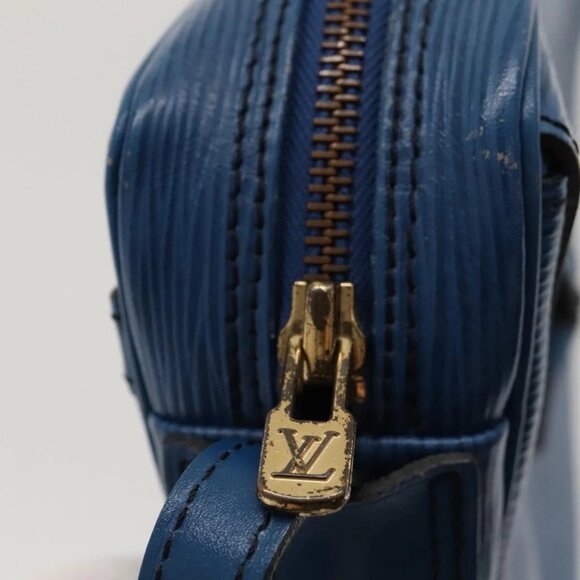 LOUIS VUITTON Epi June Feuille Shoulder Bag Blue - Picture 8 of 16